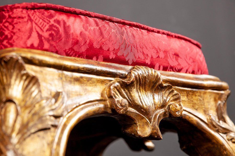 Italian 18th Century Giltwood Stool, 1750 photo 10030.0