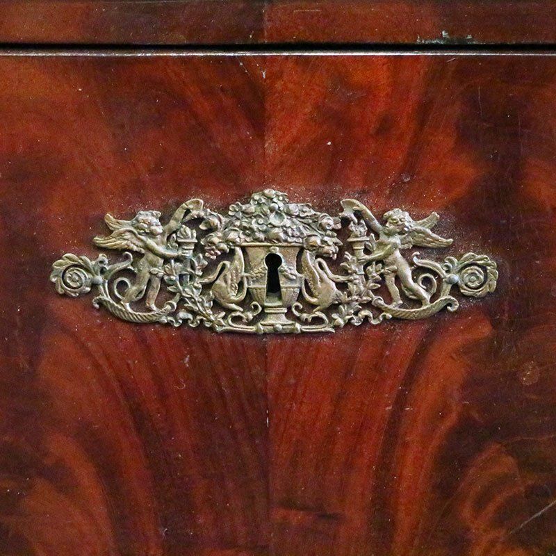 photo furniture Secretaire In Wood And Marble
