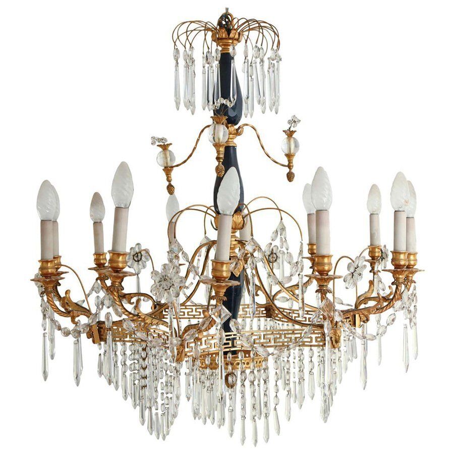 19th Century Neoclassical Baltic Crystal And Gilt Bronze Chandelier
