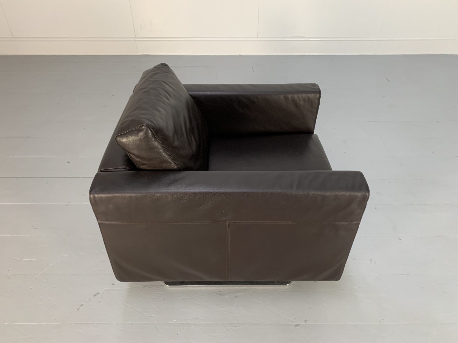 photo furniture Vitra “Park” 2 Sofa & Armchair Suite – In Dark Brown Leather