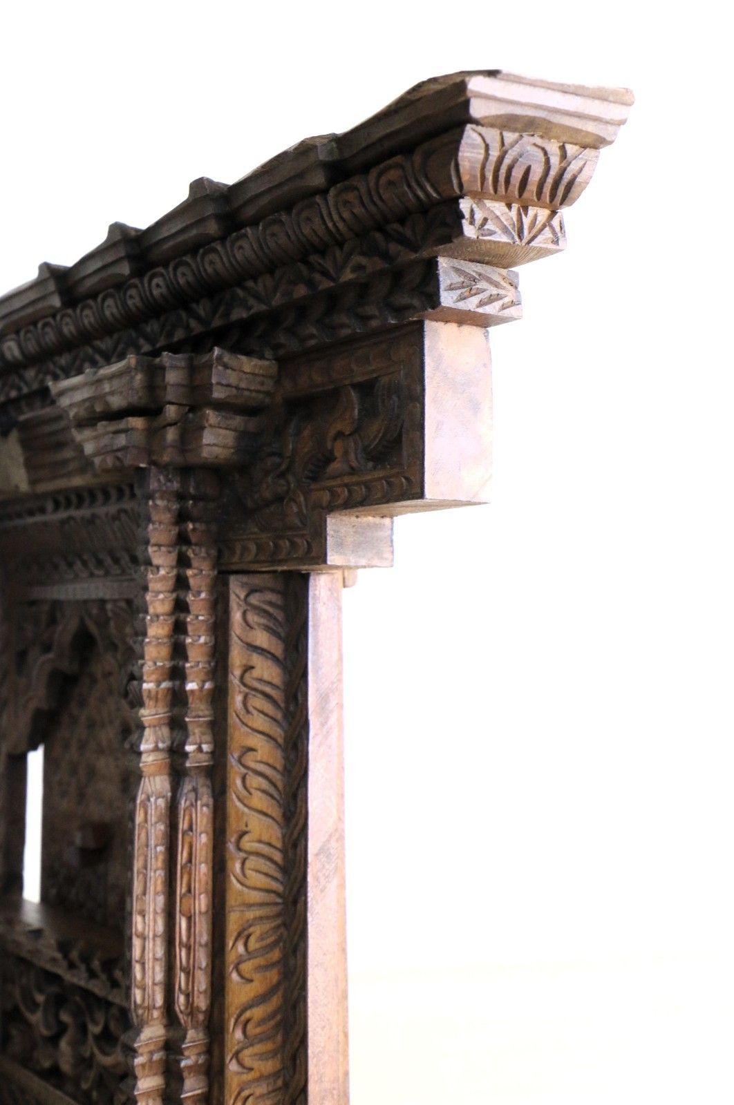 photo vintage Antique Large Nepalese Wooden Carved Kumari Jhyal Kumari Window Large Decorative