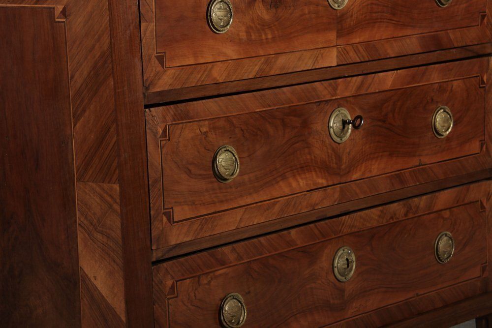 photo vinterior Antique Louis XVI Commode In Walnut, 1780