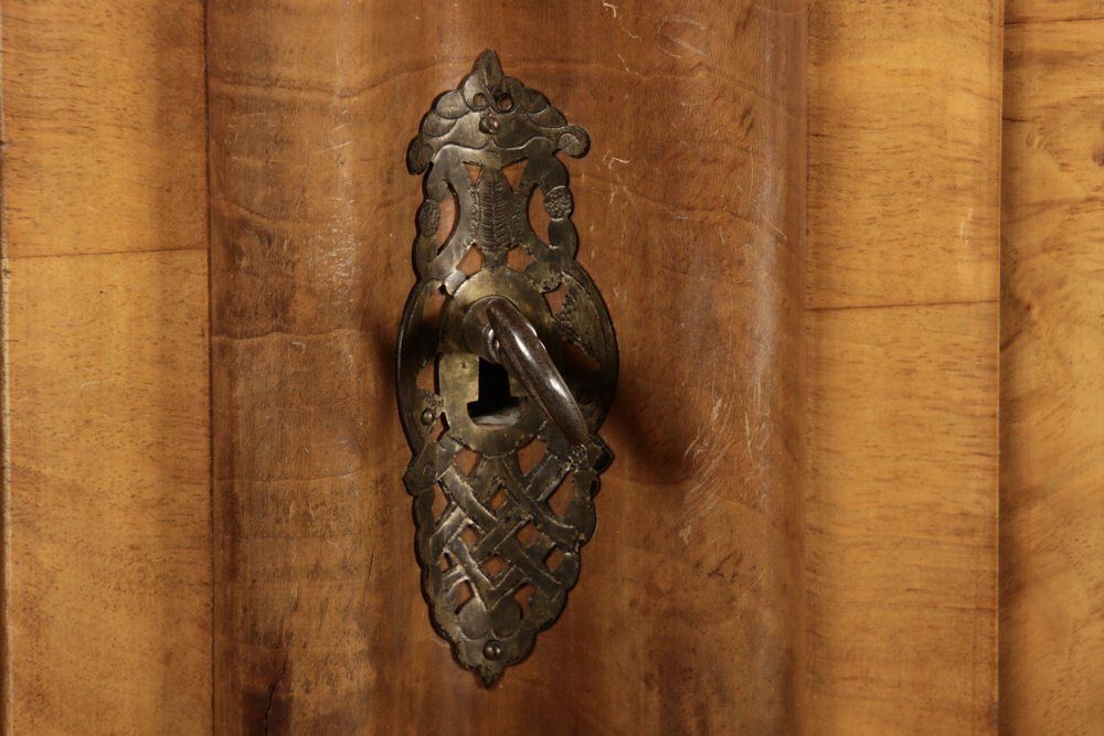 Furniture Antique Baroque Wet Wave Cabinet In Walnut, 18th Century photo