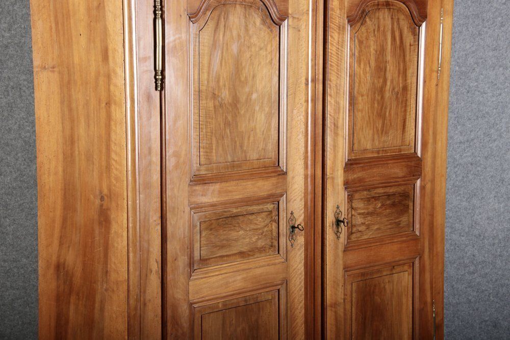 photo vintage Baroque Wardrobe In Walnut, Freiburg, Switzerland, 1800s