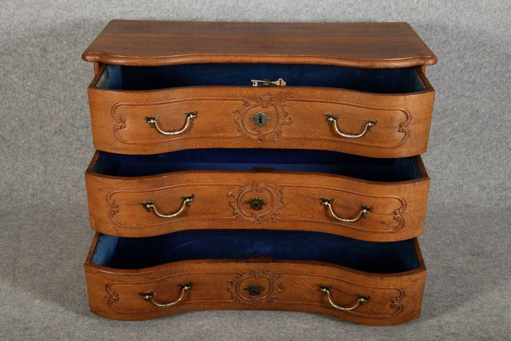 photo furniture Antiquity Baroque Oak Chest Of Drawers By Aachen Liège Jh, 1750s
