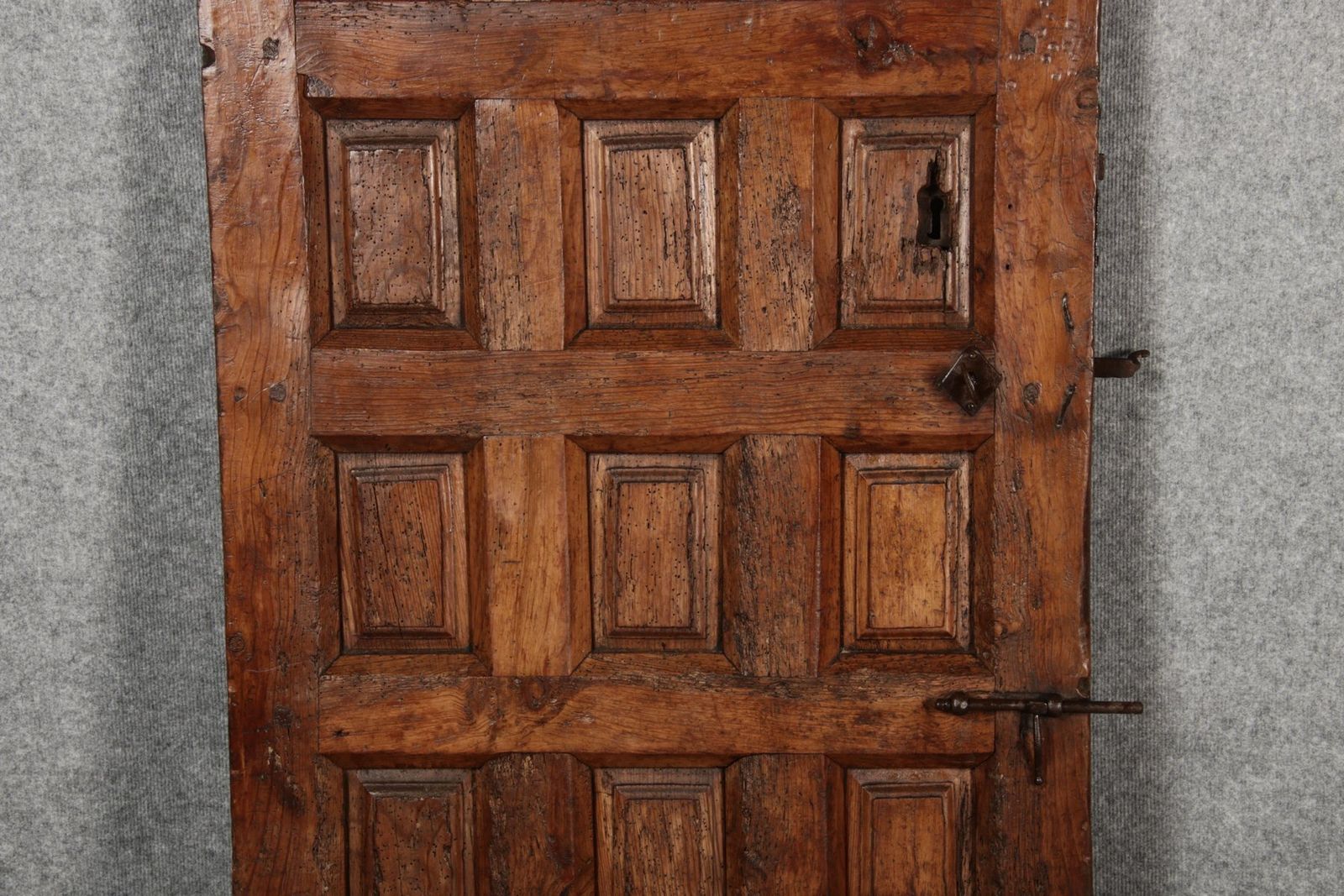 16th Century Door, 1550s photo vinterior