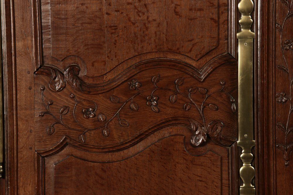photo furniture Antique Baroque Cabinet In Oak, 1820