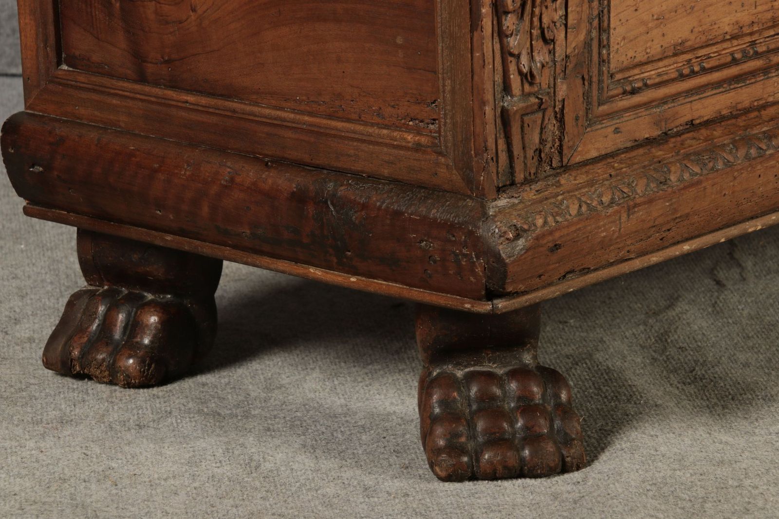 Antique Italian Cassone Renaissance Chest In Walnut, 1700 photo vintage