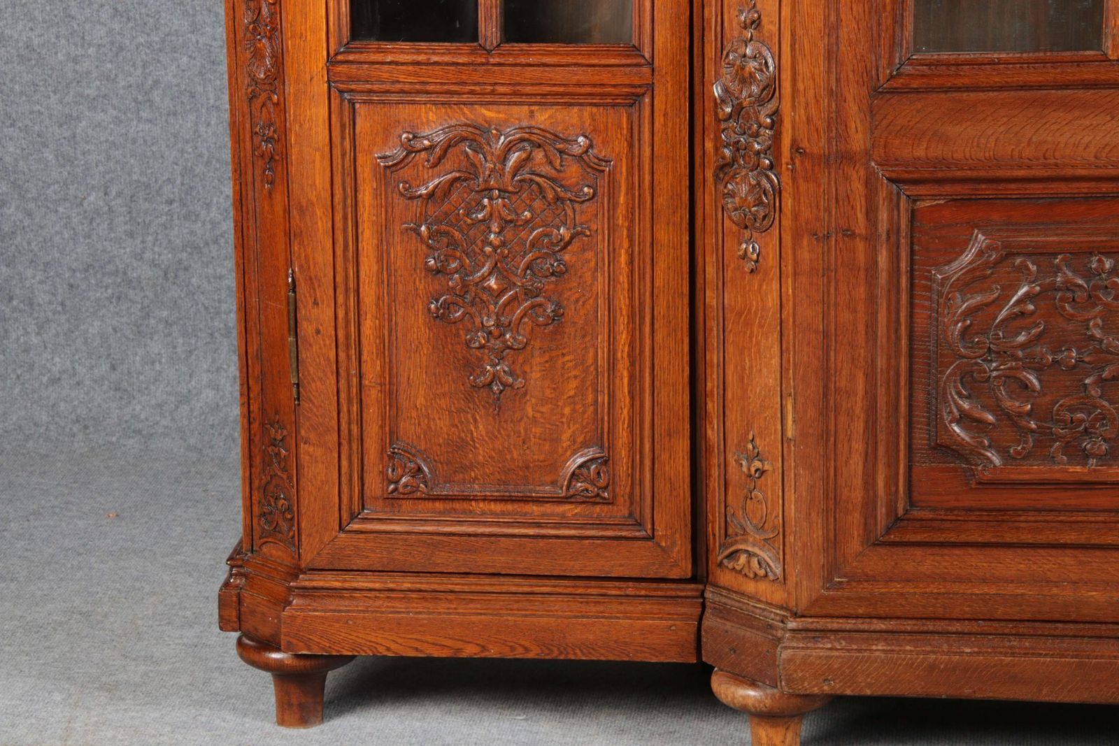 Furniture Antique Baroque Oak 3 Door Display Case With Carvings, Aachen Lüttich, 19th Century photo