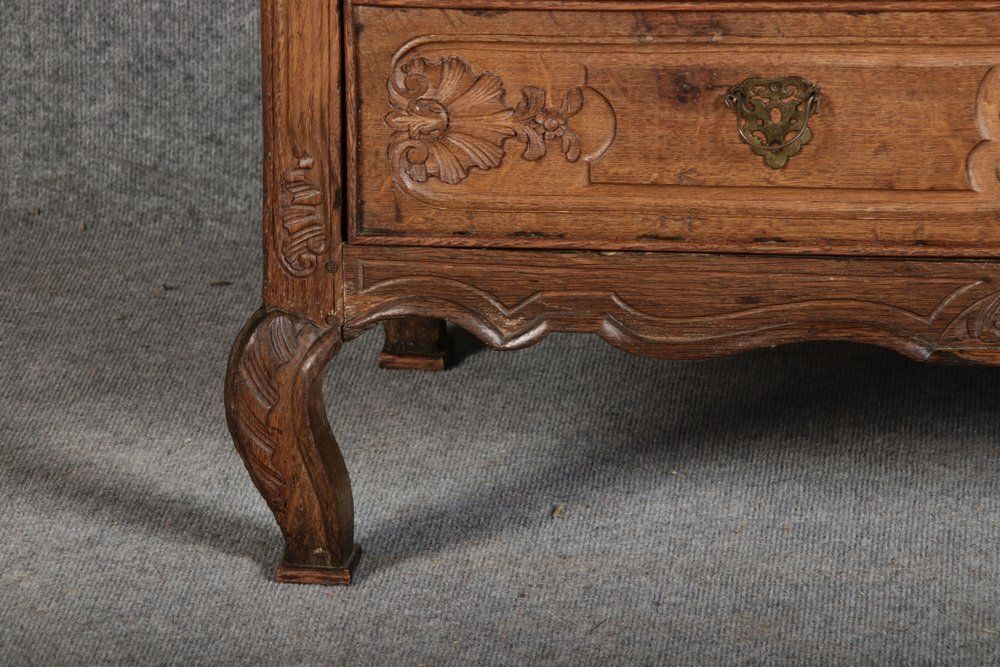 Baroque Showcase In Oak With Rocilla Carvings, 1760s photo buy