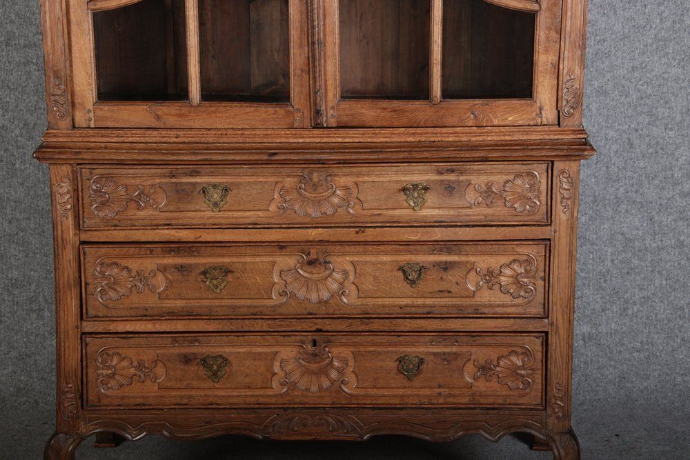 photo furniture Baroque Showcase In Oak With Rocilla Carvings, 1760s