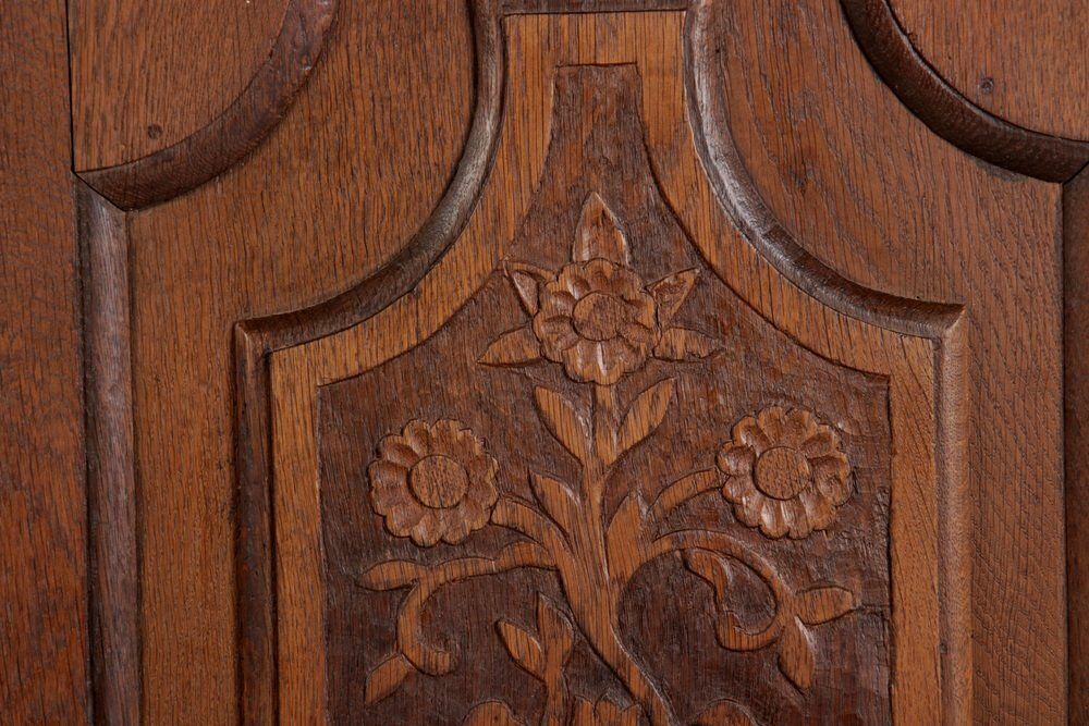Small Baroque 1 Door Cabinet In Oak, 18th Century photo vinterior