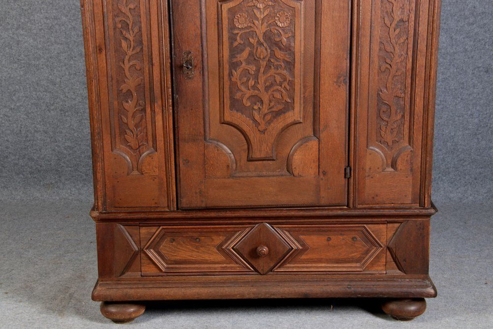 Furniture Small Baroque 1 Door Cabinet In Oak, 18th Century photo