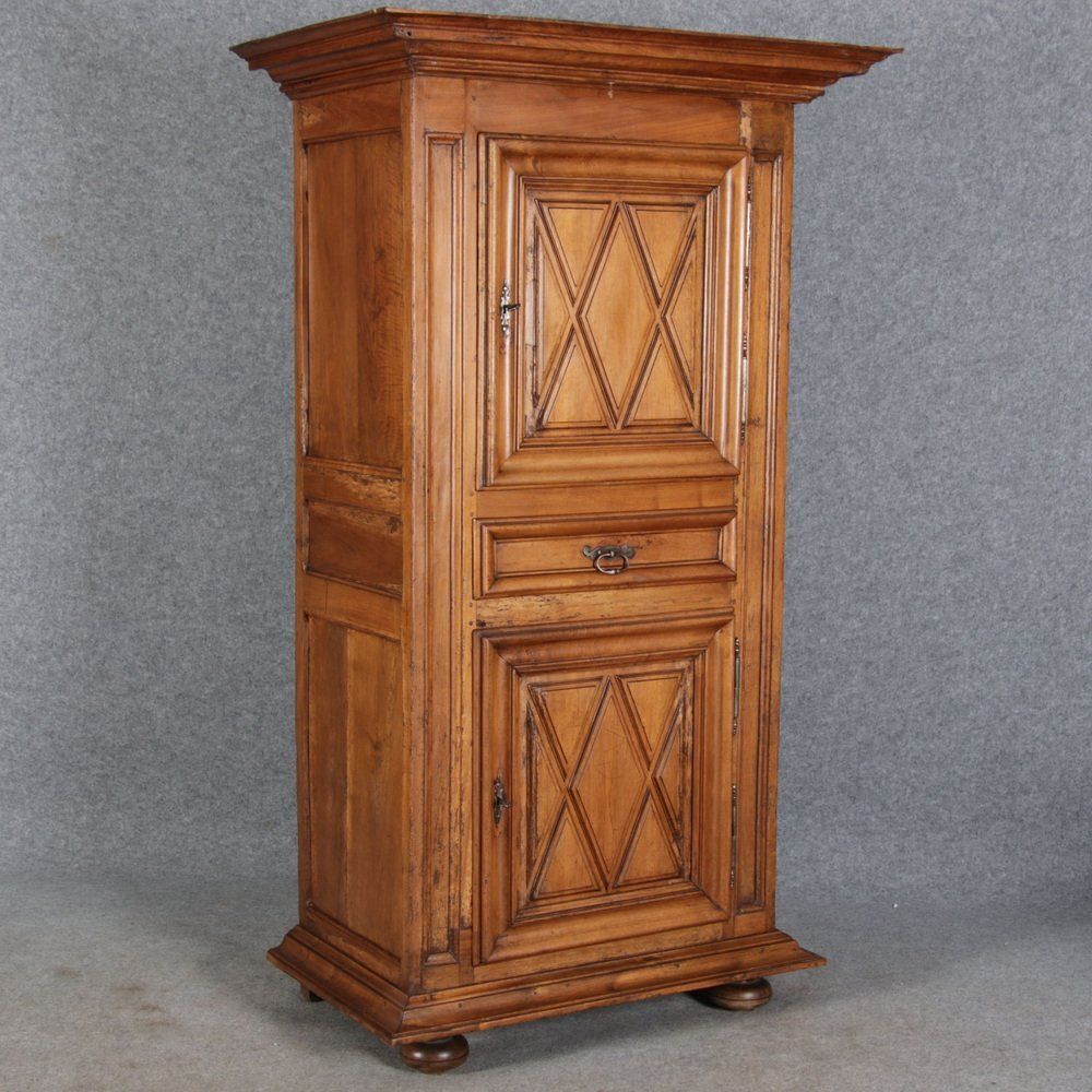 photo vintage Baroque Narrow Cabinet In Walnut, France, 1700s