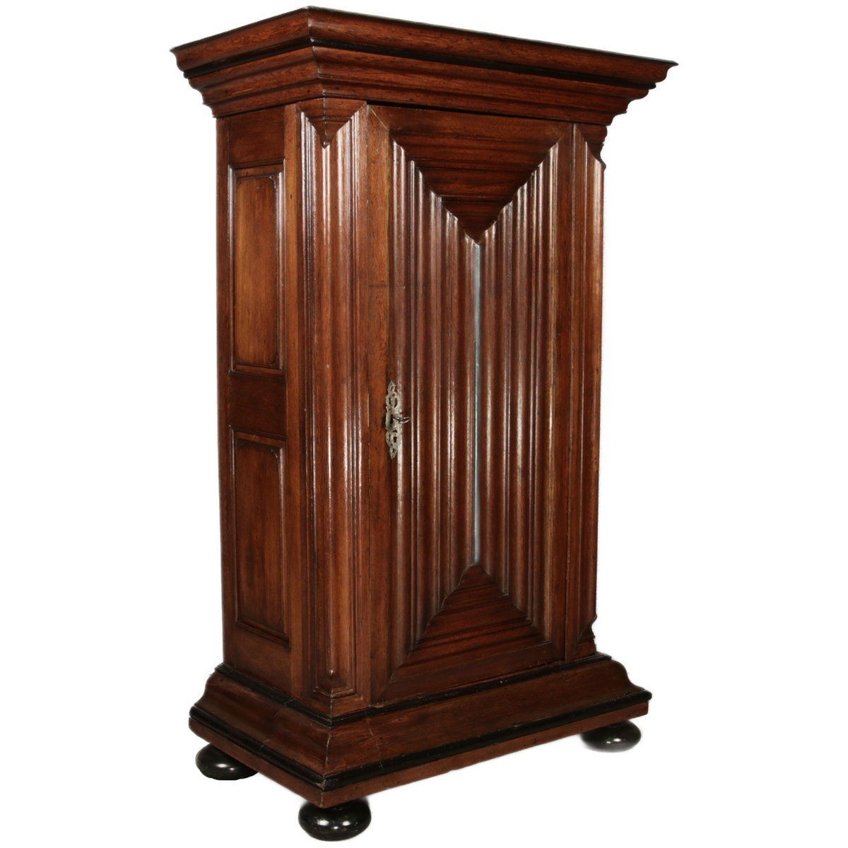 Antique Frankfurt Wave Cabinet In Oak, 1750 photo furniture