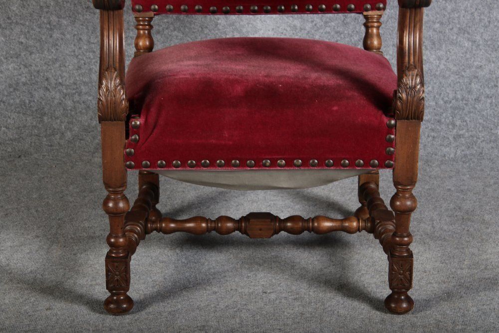 photo furniture Antique Baroque Armchair In Walnut, 1880