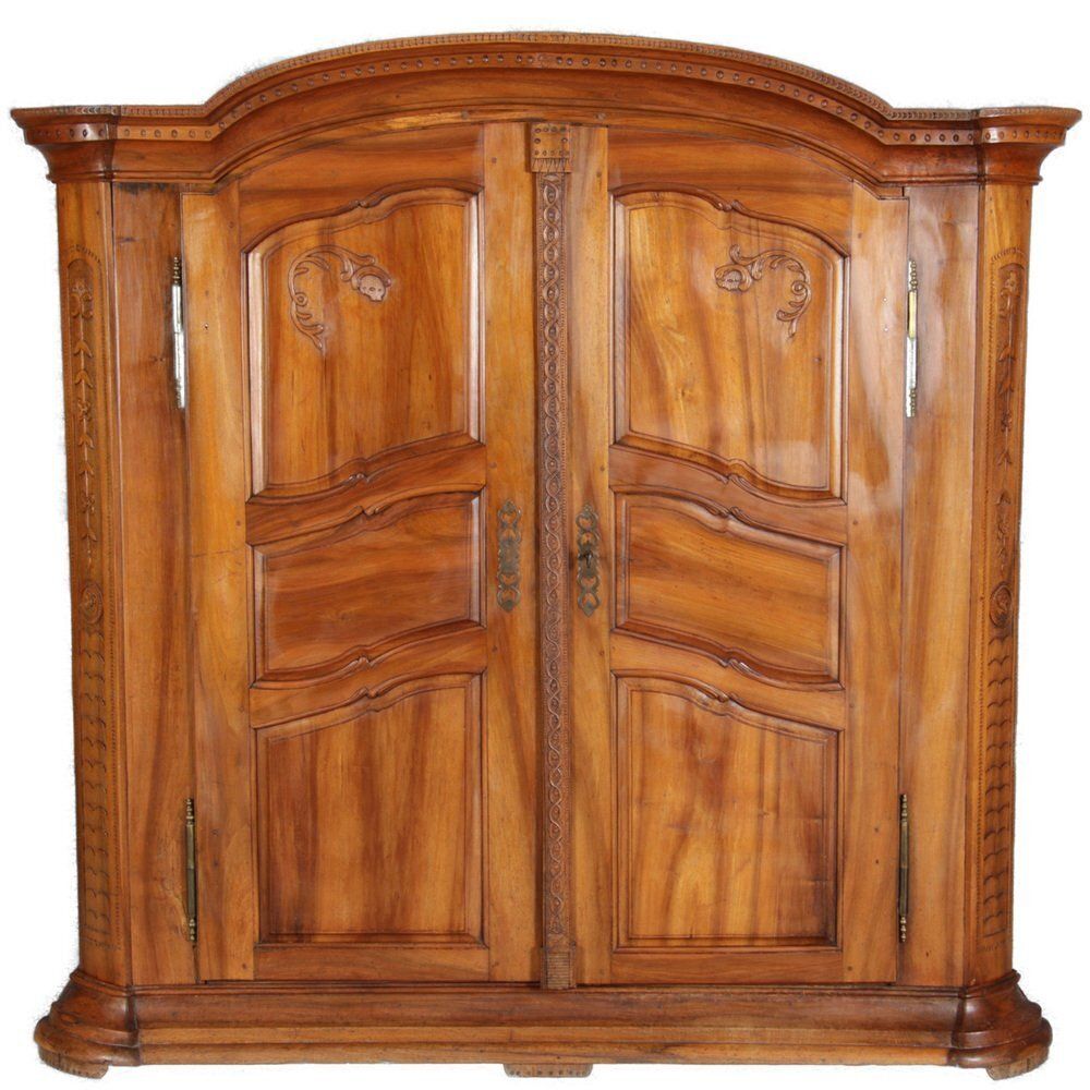 Baroque Cabinet In Walnut With Carvings, 18th Century