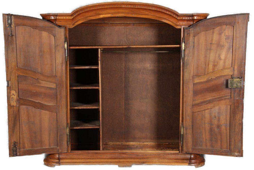 Baroque Cabinet In Walnut With Carvings, 18th Century photo Furniture