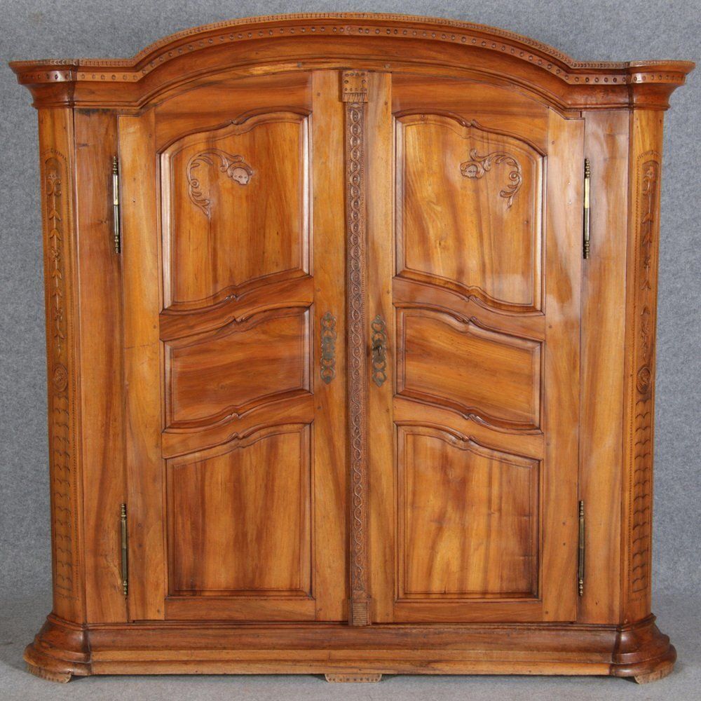 Baroque Cabinet In Walnut With Carvings, 18th Century photo 3086.0