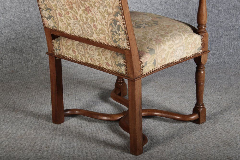 photo furniture Antique Armchair With Floral Cover In Walnut, 1880