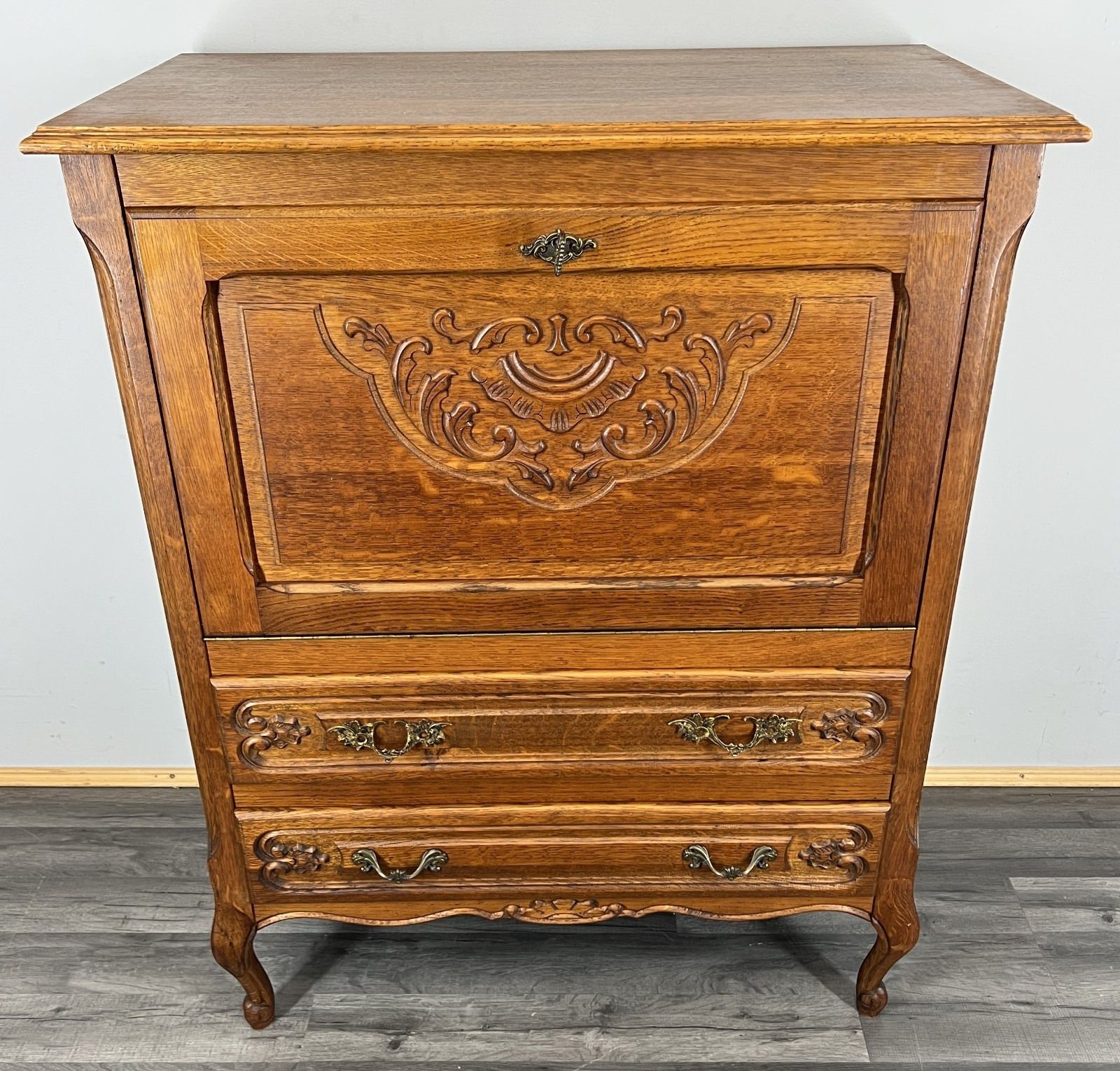 Cabinet Vintage French Louis XIV Style Sideboard Carved Cupboard Lot 4419