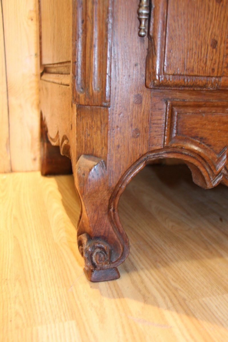 Small Lorraine Dresser, 18th Century photo vinterior