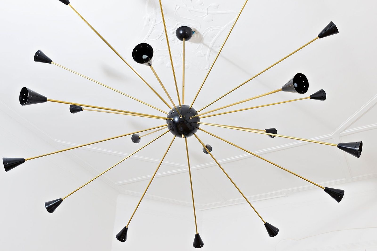 Large Italian Sputnik Chandelier From Stilnovo, Italy, 1960s photo vinterior