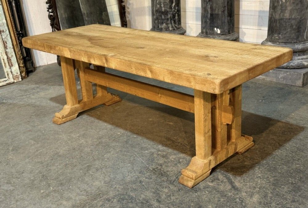 photo vintage French Oak Farmhouse Dining Table