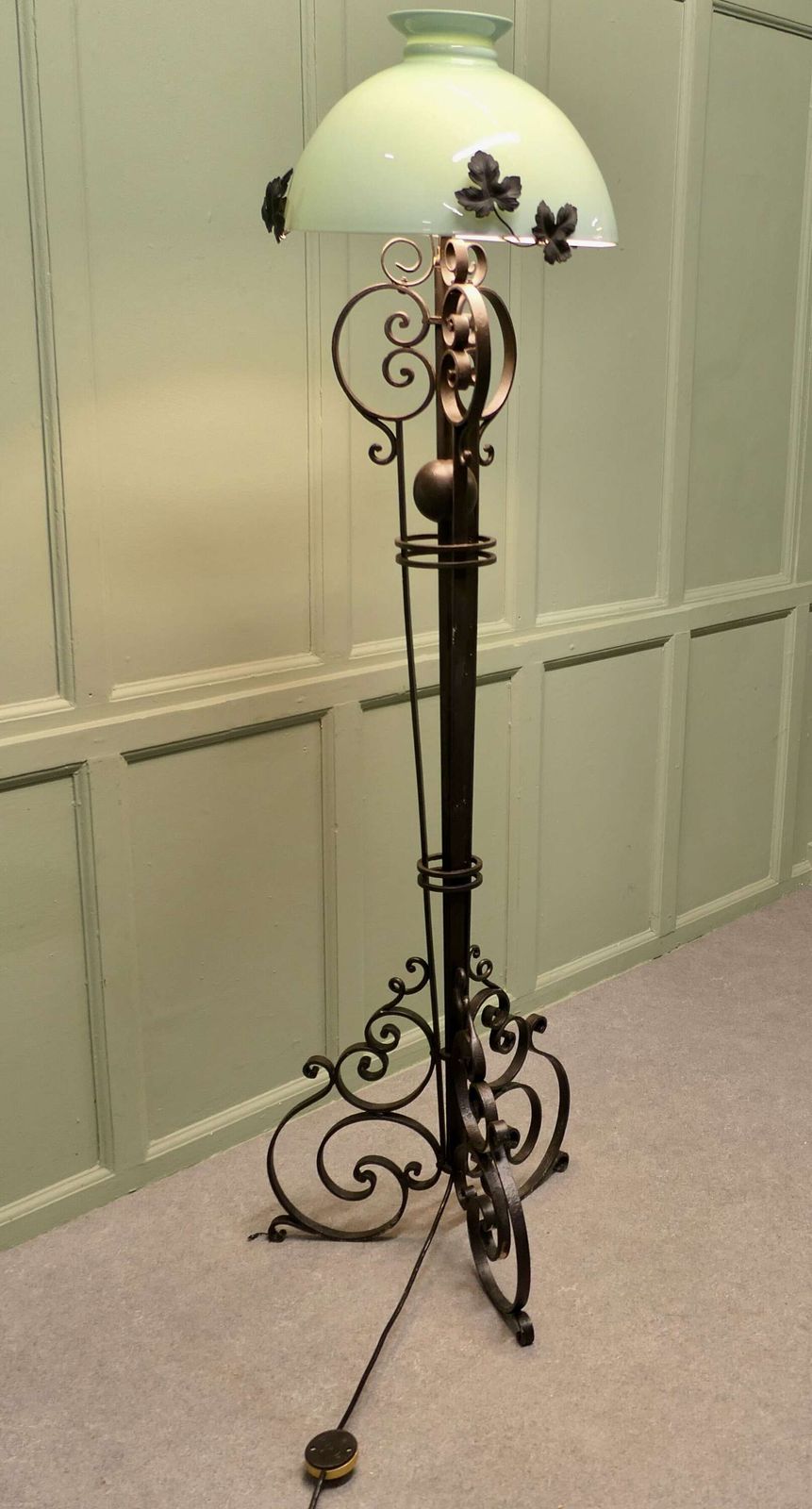 Decorative Wrought Iron French Floor Lamp photo vinterior