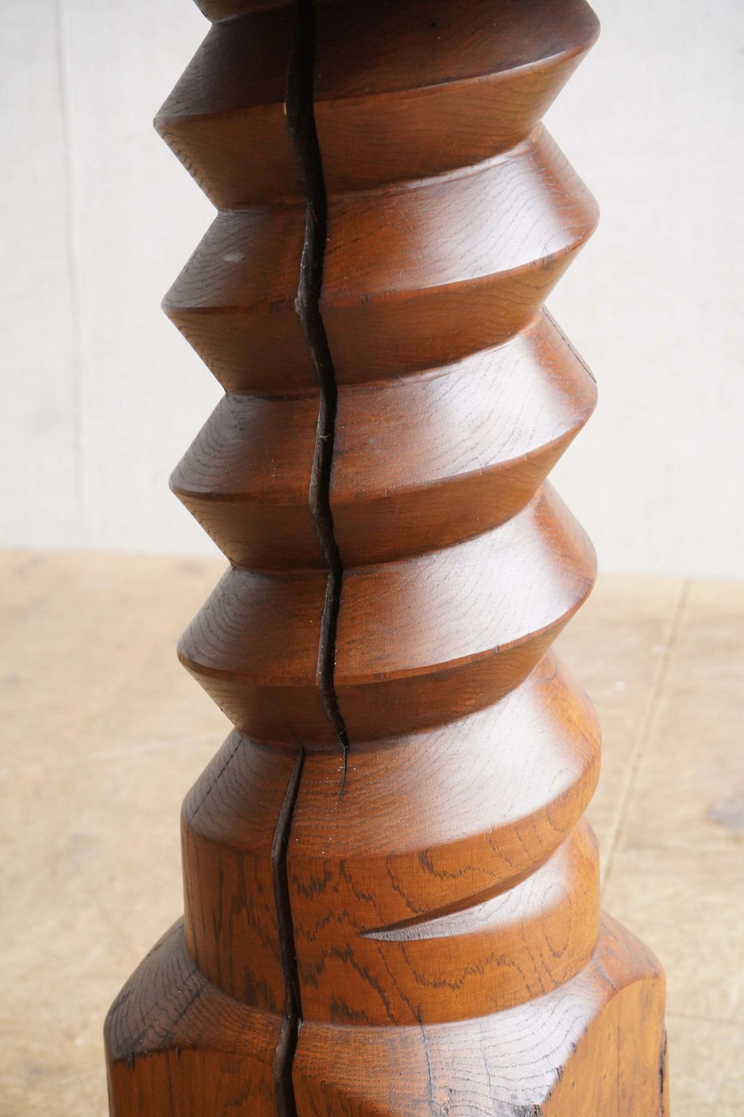 Corkscrew Plinth, Mid 20th Century photo vinterior