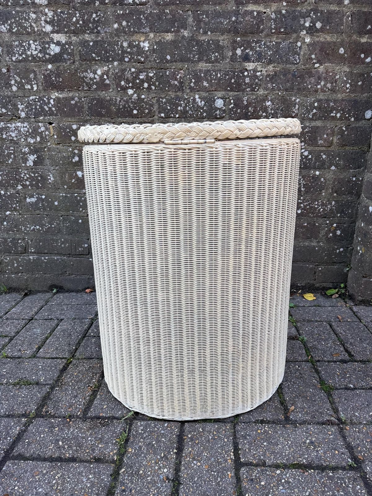 142.0 Vintage 1940s Lloyd Loom Lusty Heart Shaped Laundry Basket, Cream Woven Wicker Hamper With Mint Interior, British Art Deco Storage Mcm Decor photo