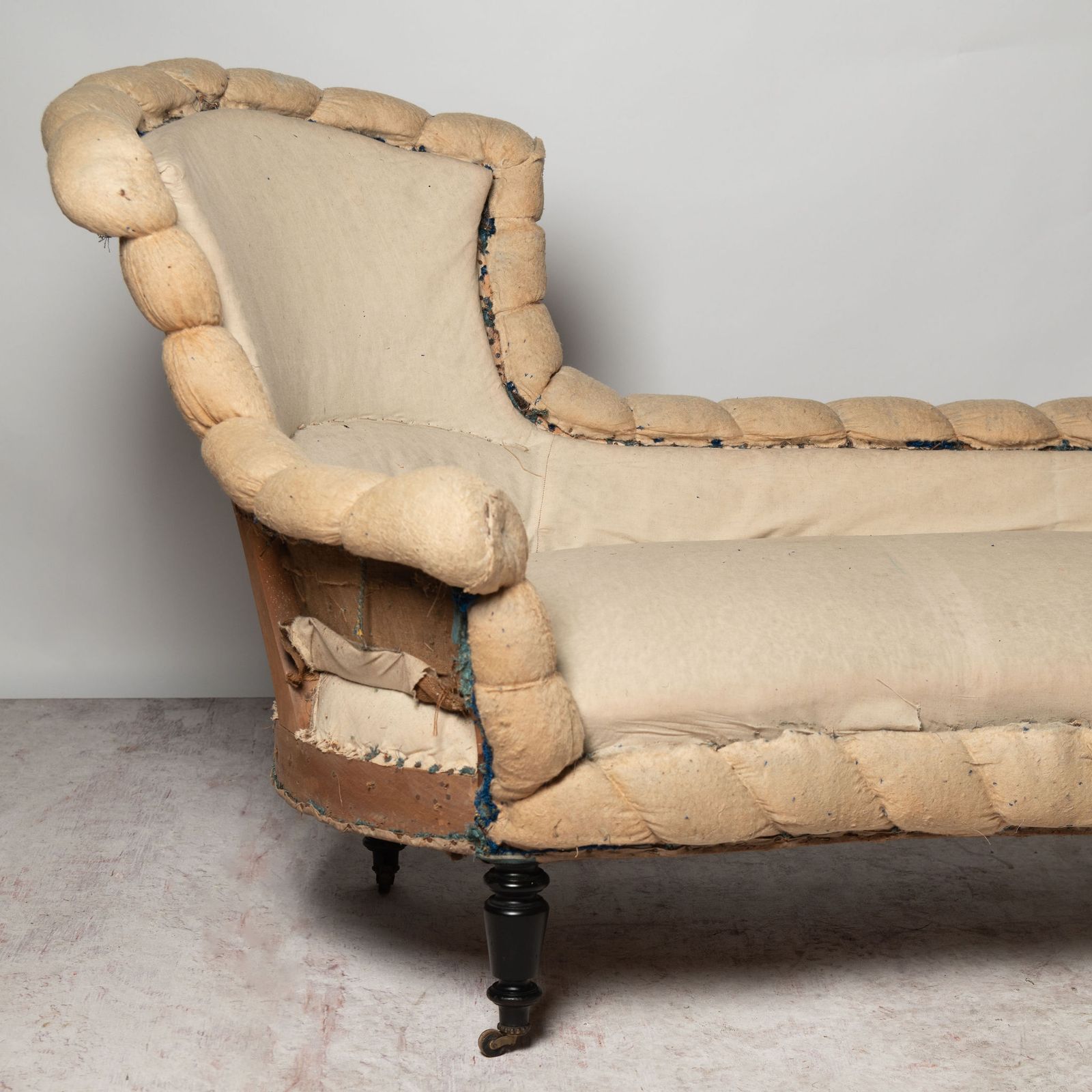 Napoleon III Piecrust Sofa – Chaise photo furniture