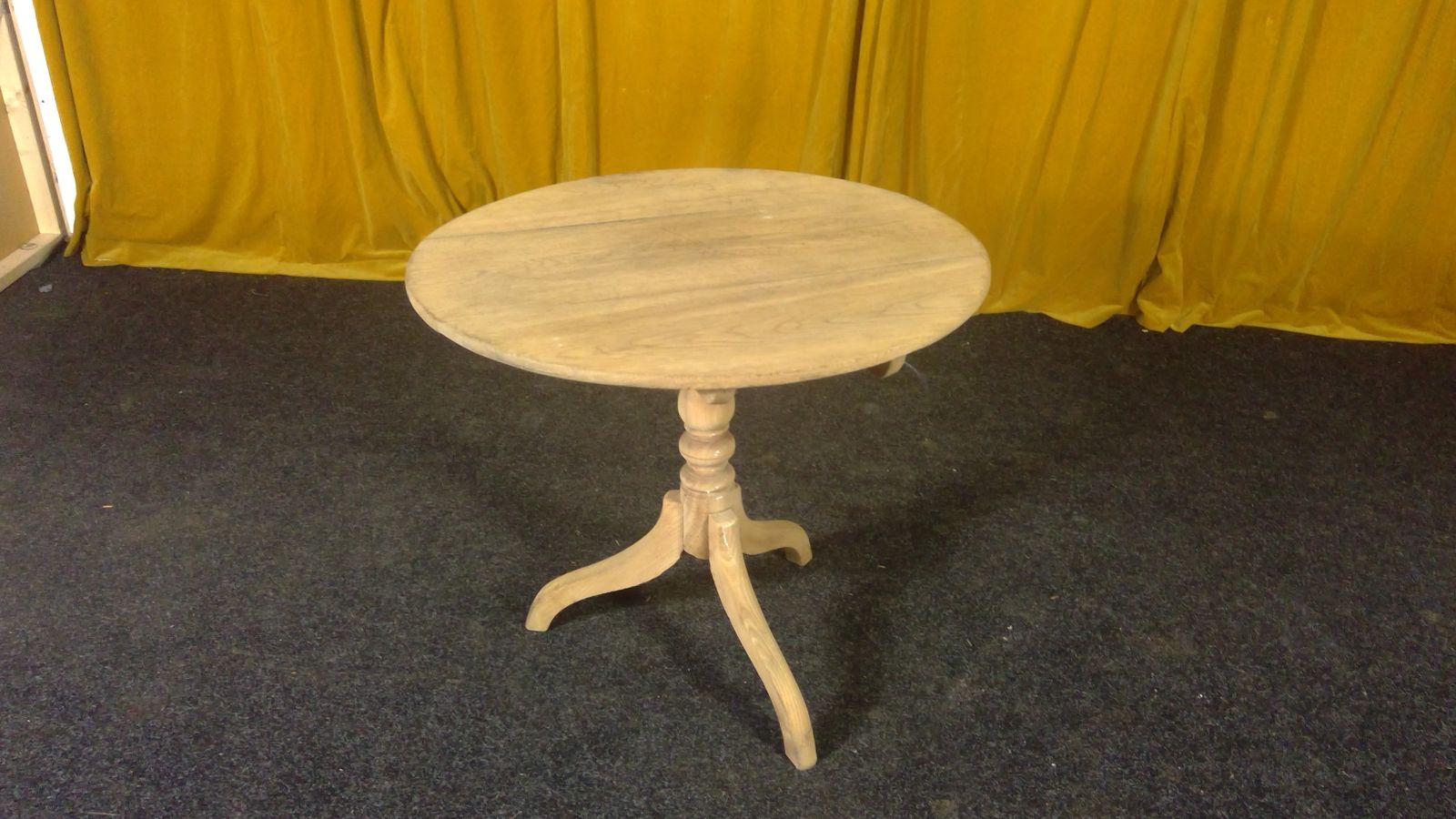 Georgian Oak Tripod Base Tavern Table In A Natural Finish