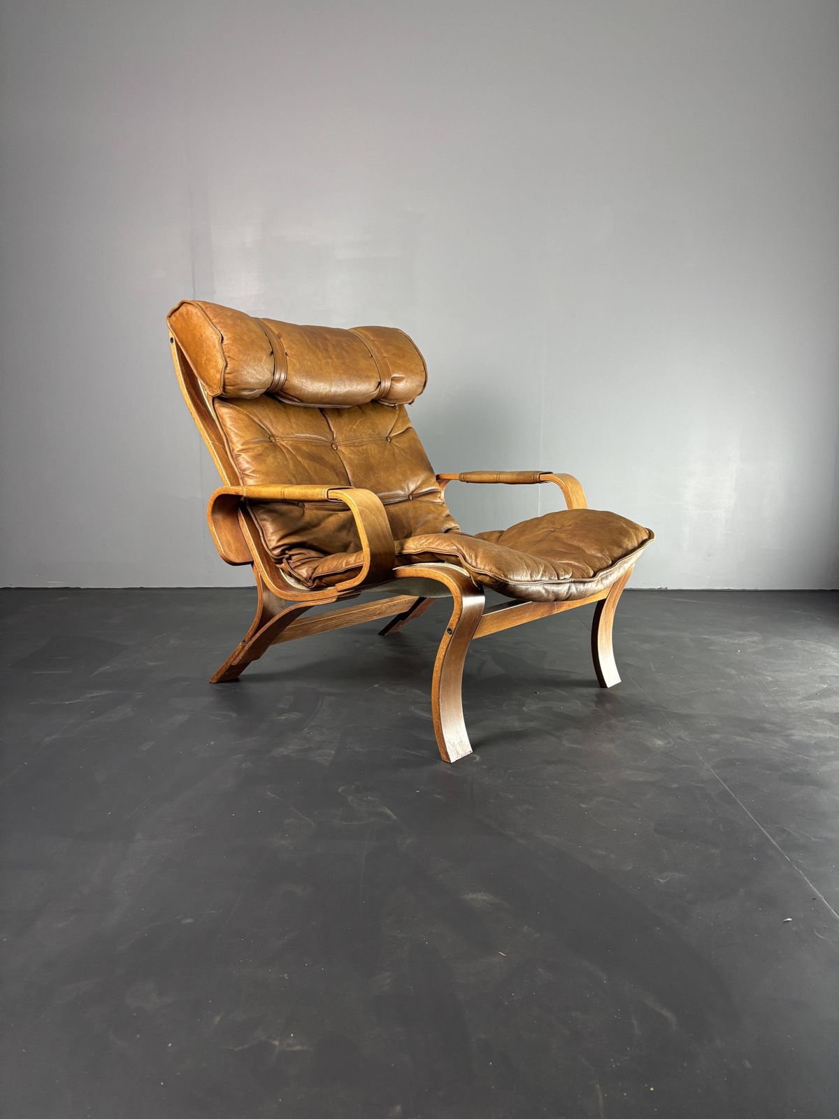 Swedish Leather Bentwood Lounge Chair By Jan Bengstsson, 1970s photo vinterior