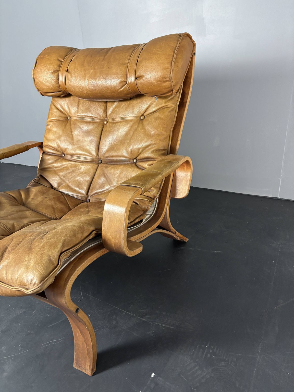 1305.0 Swedish Leather Bentwood Lounge Chair By Jan Bengstsson, 1970s photo