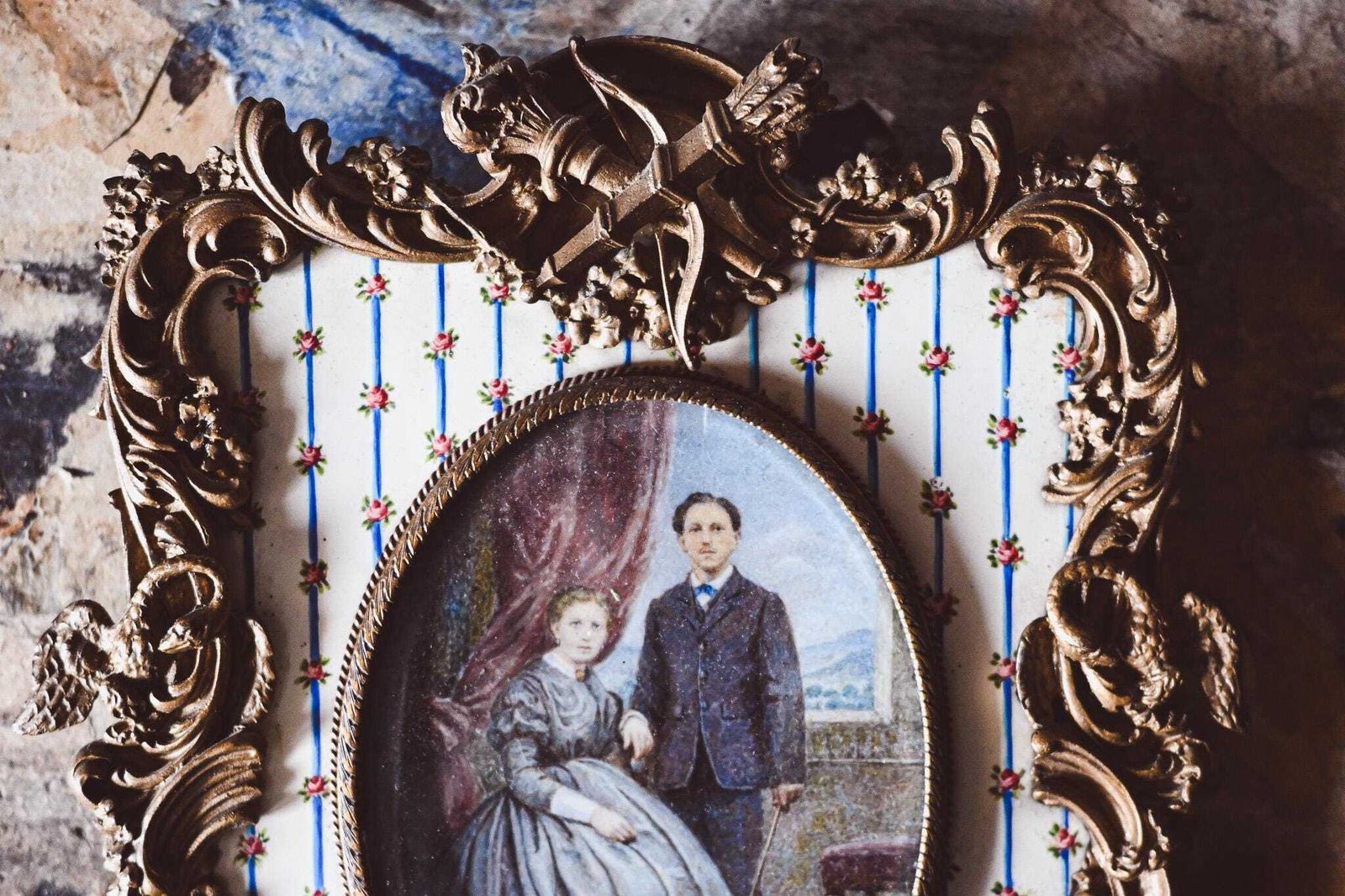Antique Bronze & Porcelain Frame With Hand Painted Miniature Portrait | Rococo Victorian Couple | 19x22cm French Baroque Decor photo vinterior