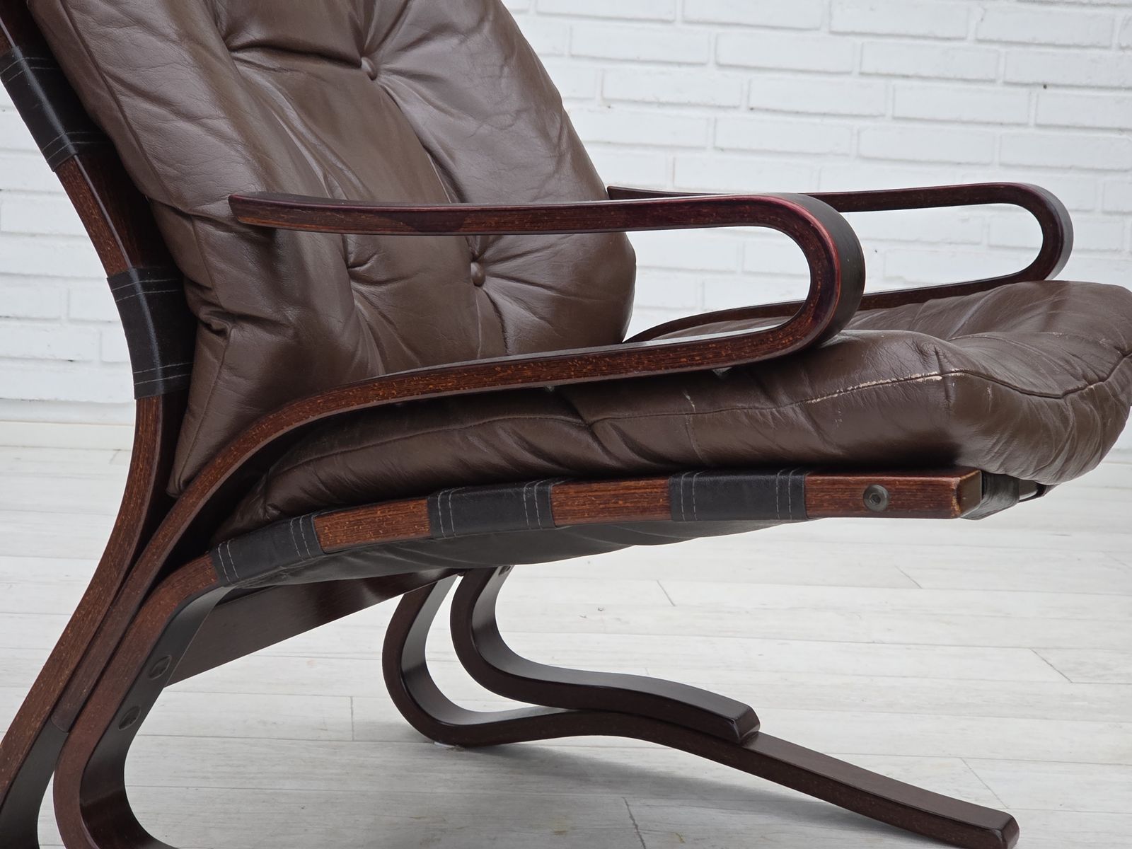 Ca. Jaren 1970, Noors Design Van Erde & Nordhal Solheim, Loungestoel, Model "Kengu". photo for sale