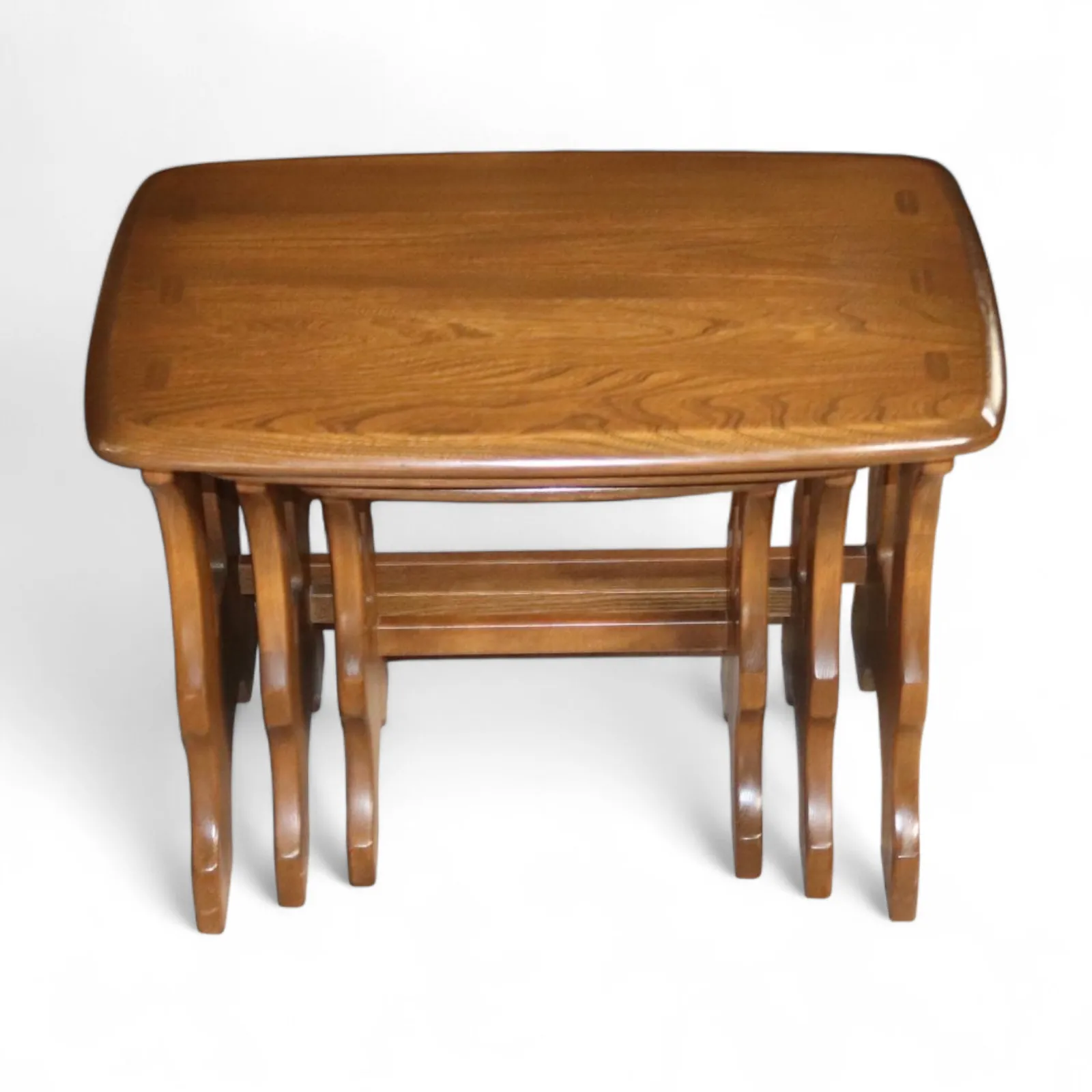 photo vinterior Vintage Ercol 'Golden Dawn' Elm Nest Of Tables