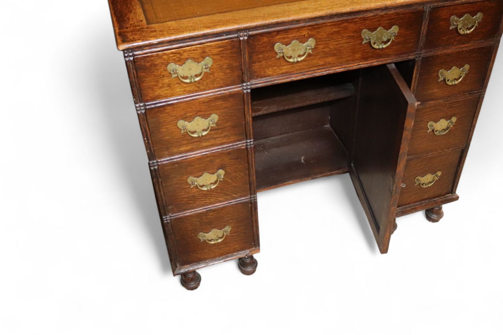 photo furniture Antique George III Style Oak Small Knee Hole Writing Desk