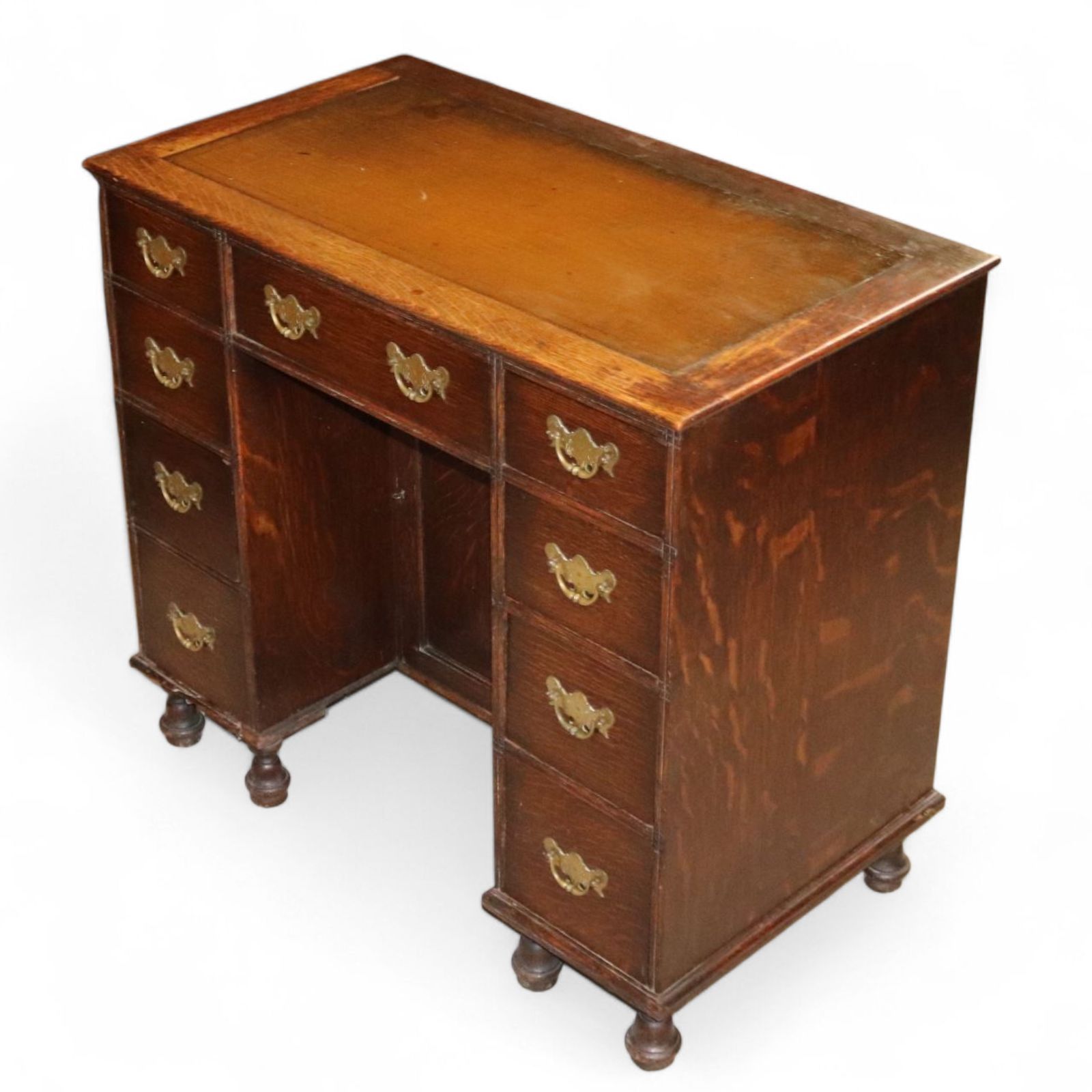 photo vinterior Antique George III Style Oak Small Knee Hole Writing Desk