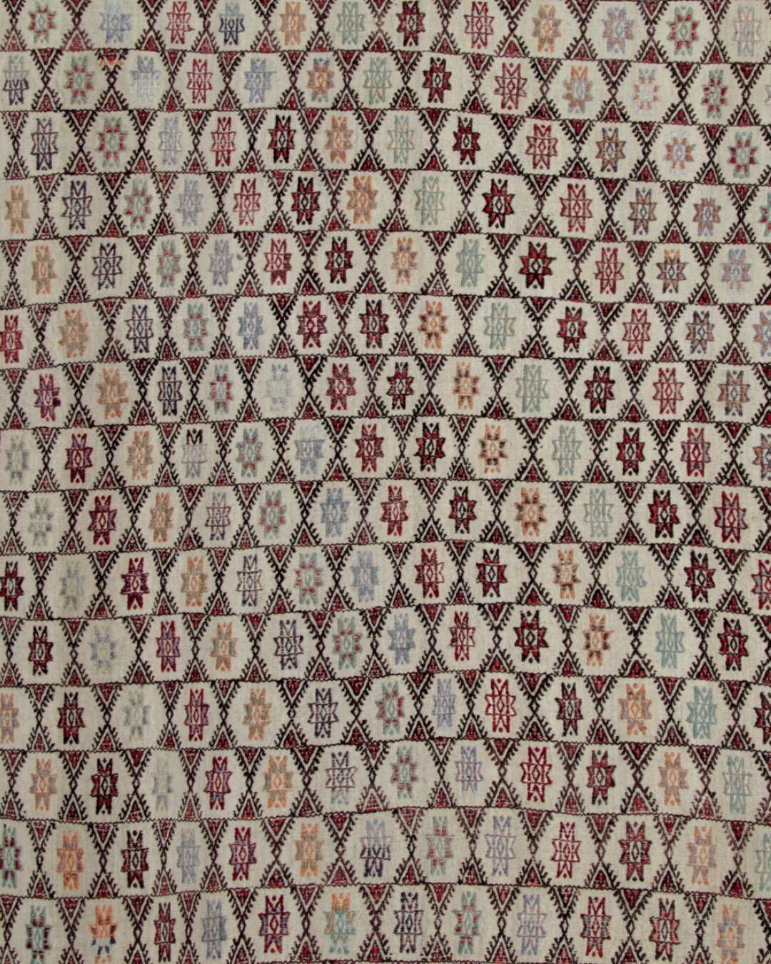 photo furniture Antique Turkish Kilim Rug: Beige Wool, Zigzag Tribal Pattern, 141 X 235 Cm