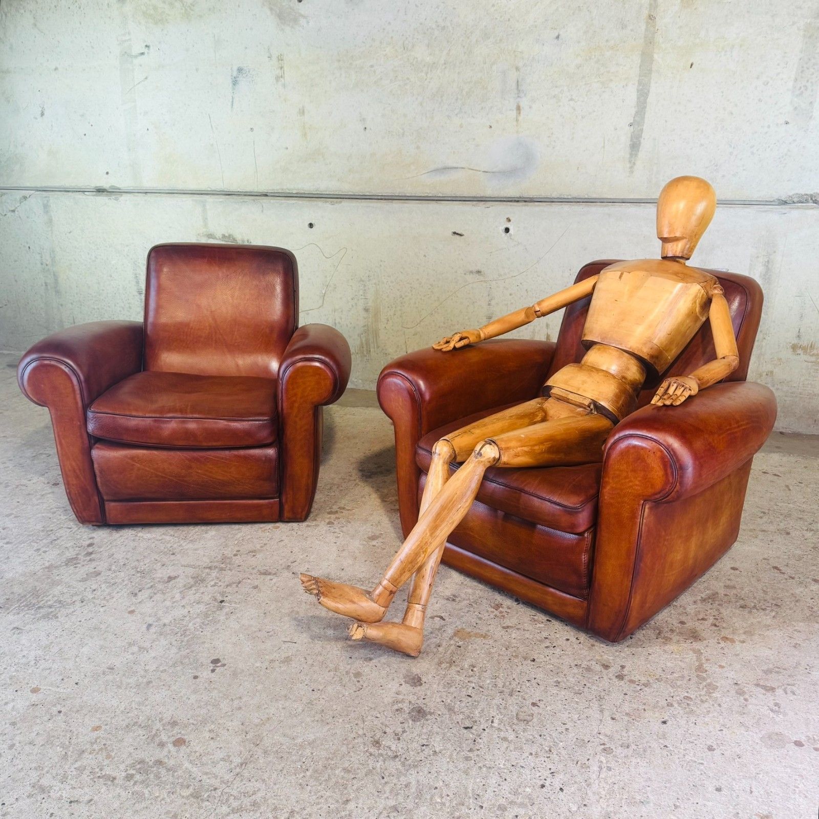 Pair Of Vintage Art Deco Style Italian Tan Leather Club Chairs By Baxter #A765 photo for sale