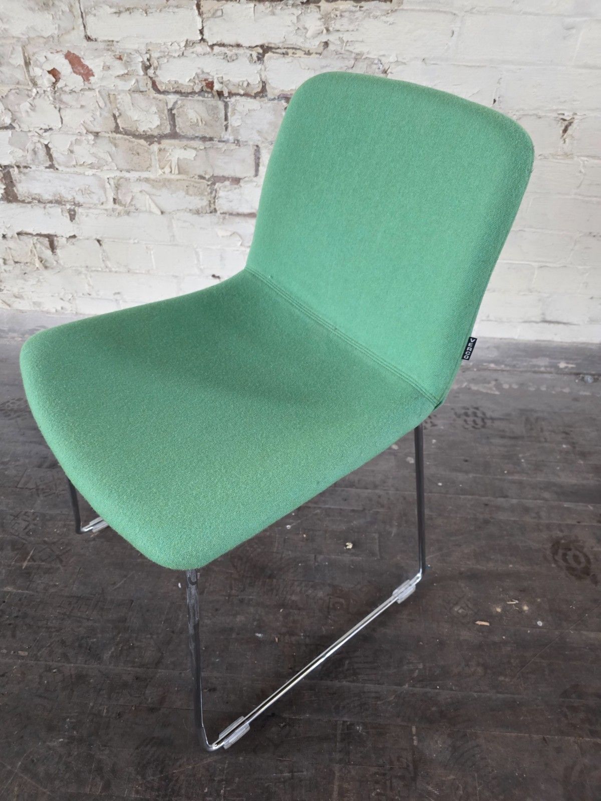Verco Metal Base Office Chair In Green photo 100.0