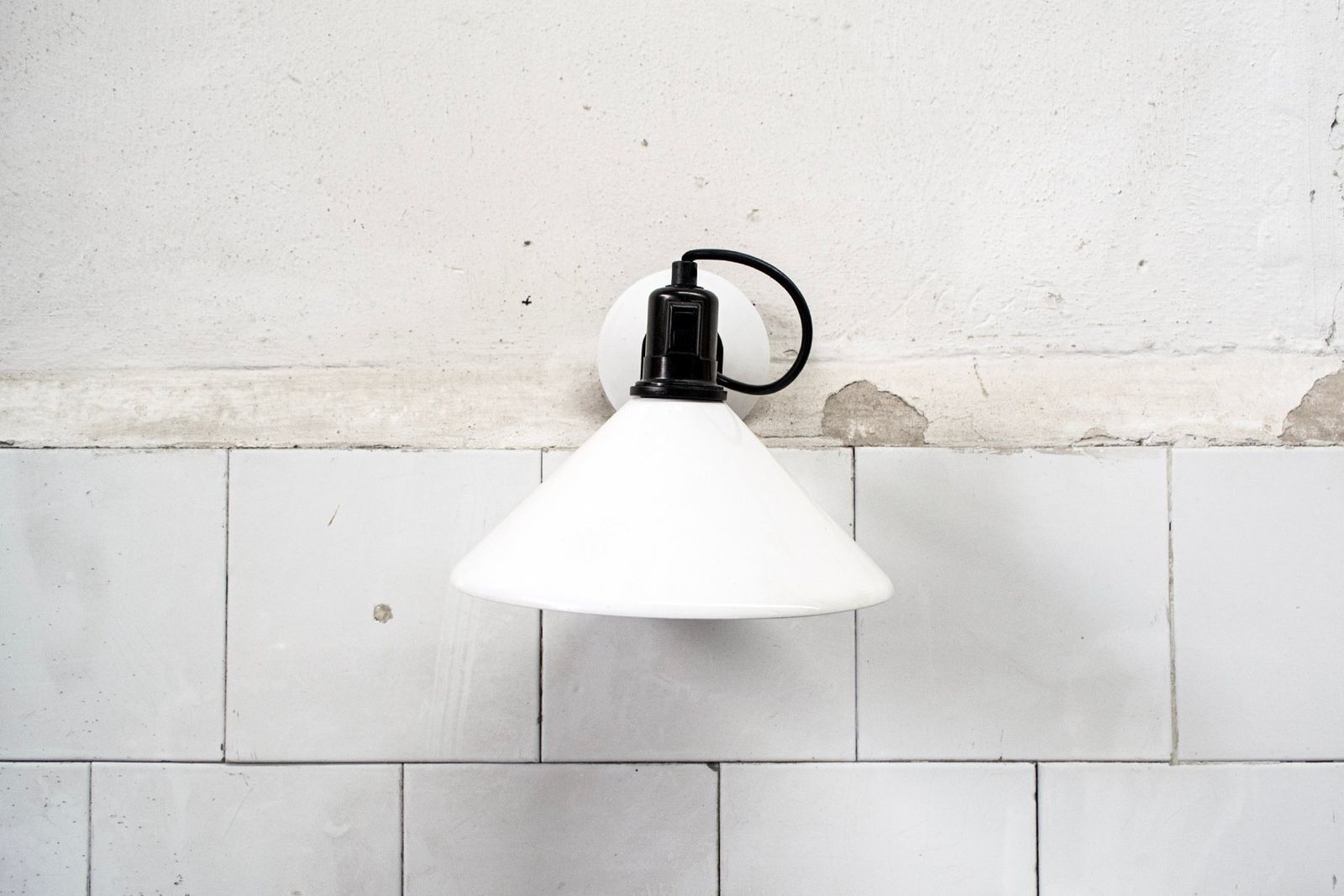 Italian Wall Light From Stilnovo, 1970s photo furniture