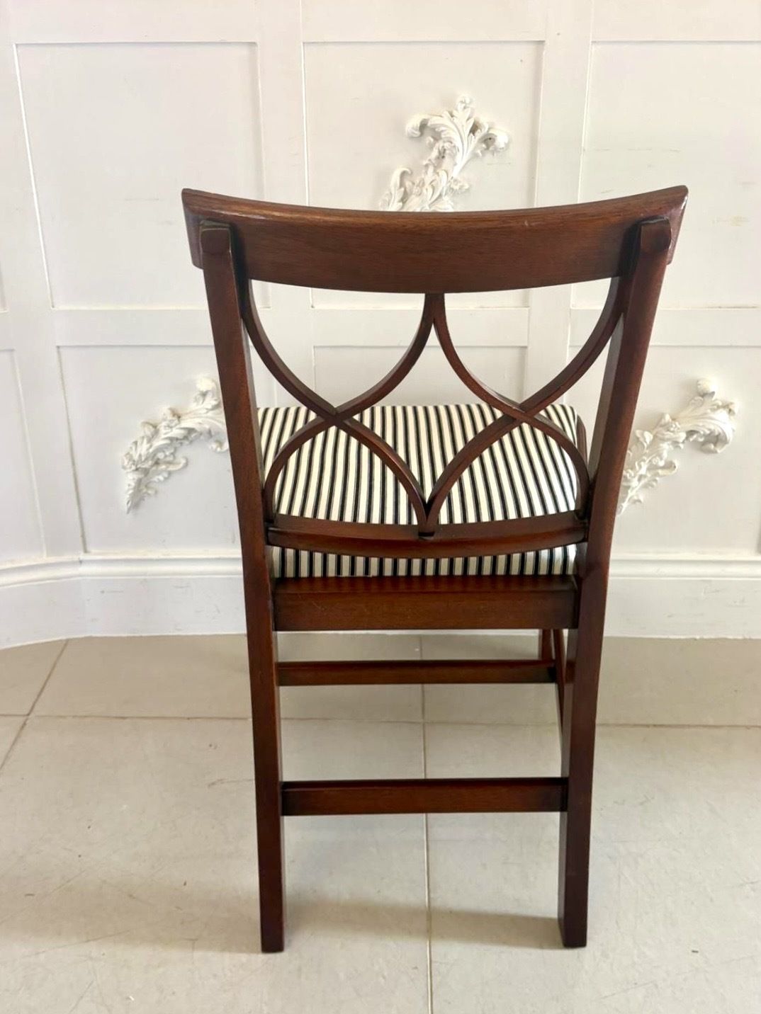 photo vinterior Set Of 8 Antique Quality Mahogany Dining Chairs