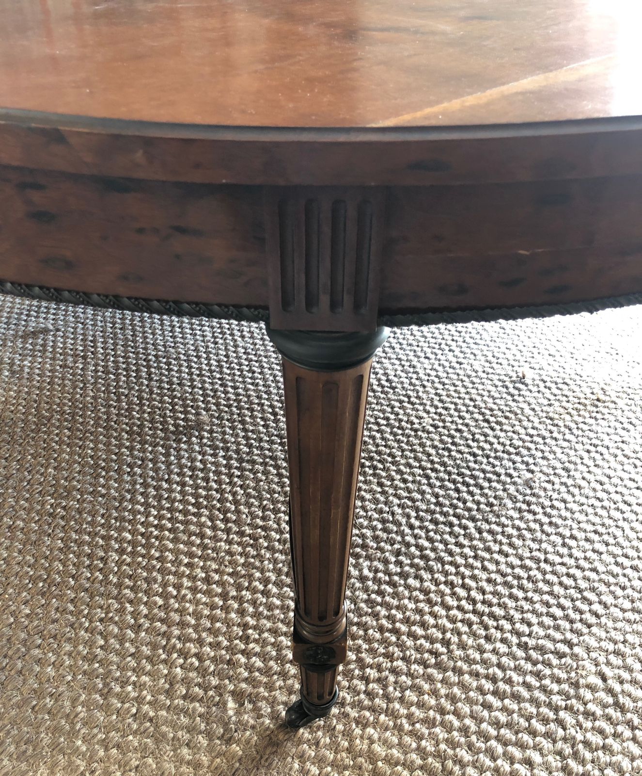 photo vintage Large Pedestal Table With Central Leg In Mahogany, Brass And Bronze And Which Can Form A Large Dining Room Table