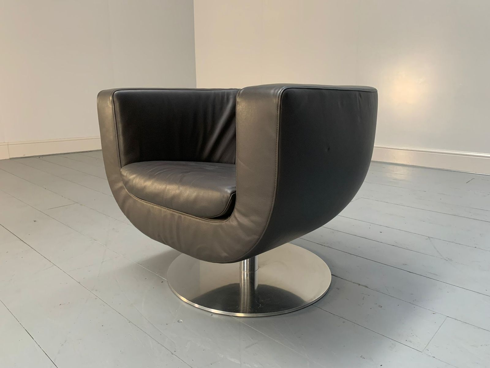 B&B Italia "Tulip" Armchair   In Dark Grey "Gamma" Leather photo for sale