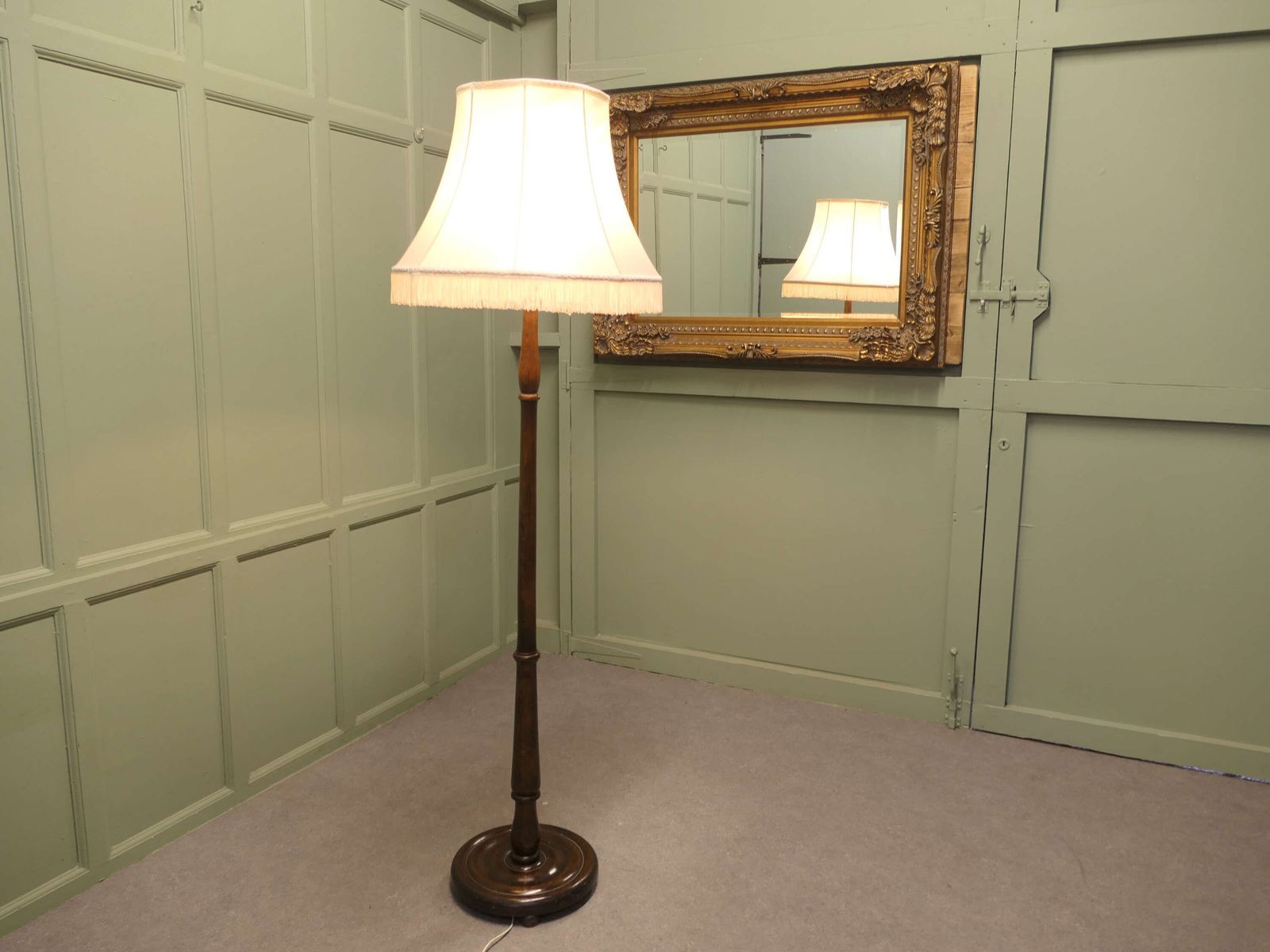 Tall Floor Lamp, Standard Lamp photo vinterior