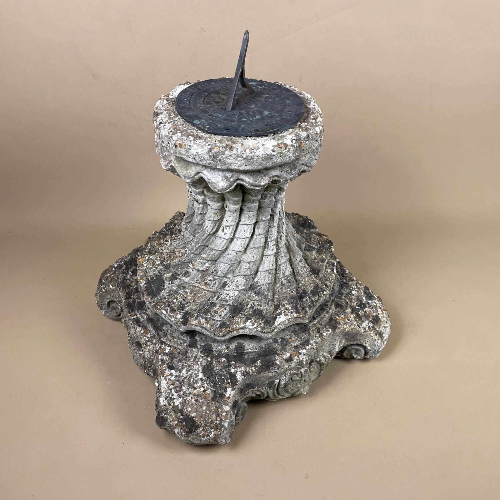 Garden Decor Antique Weathered Sun Dial Garden Metal Concrete Heavy Vintage Garden Decor Weather Sundials Engraved Outdoor Sundial Ornament Stand photo