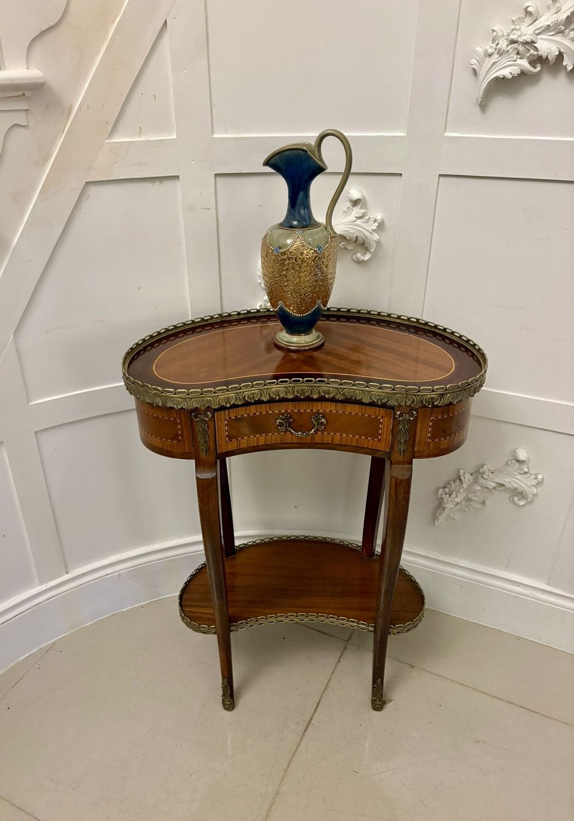 Antique French Quality Louis XV Style Kidney Shaped Side Table photo 1595.0